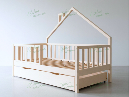 Детская кровать Лесенка с крышей из натурального дерева 2