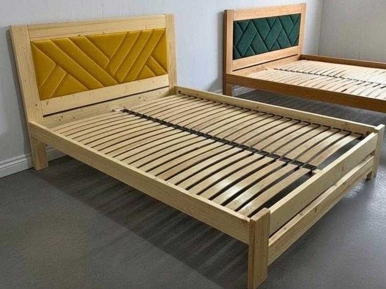 Дерев'яне ліжко Модерн СОСНА з м'яким узголів'ям КОСА 12 