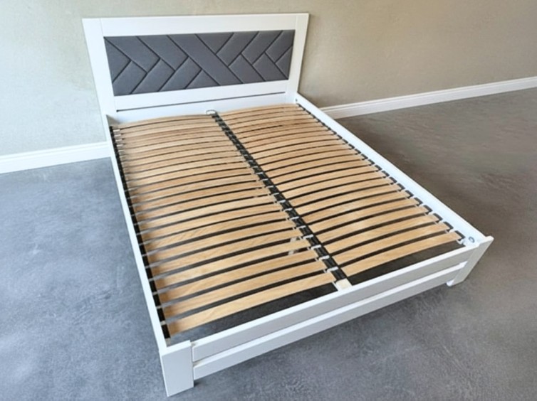 Дерев'яне ліжко Модерн СОСНА з м'яким узголів'ям КОСА 10 