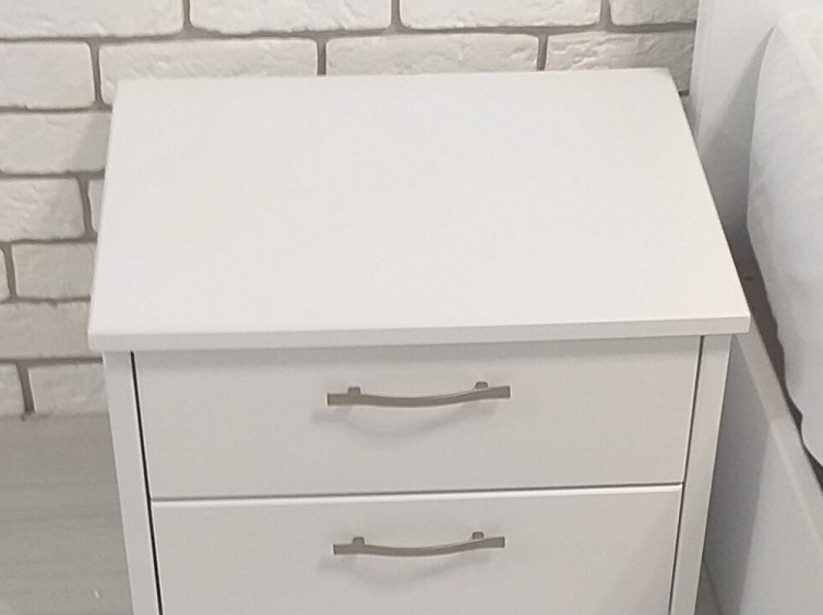 Тумба приліжкова Тесса ясень 8 